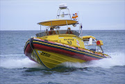 NSRI  Agulhas responds to sinking boat