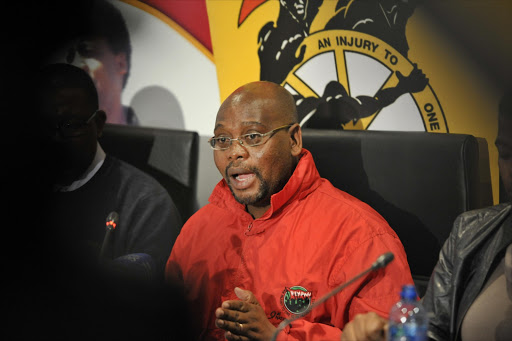 Cosatu president Sdumo Dlamini during a media briefing on August 15, 2013 in Johannesburg, South Africa. File photo.