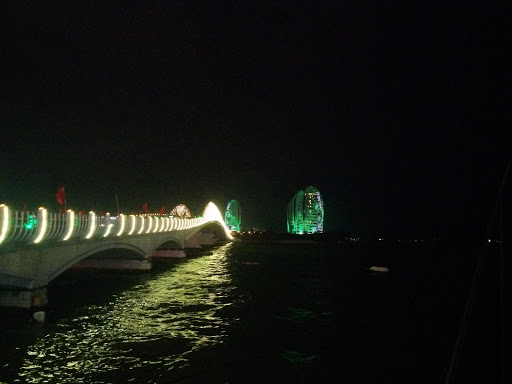 Phoenix Island Arch Bridge