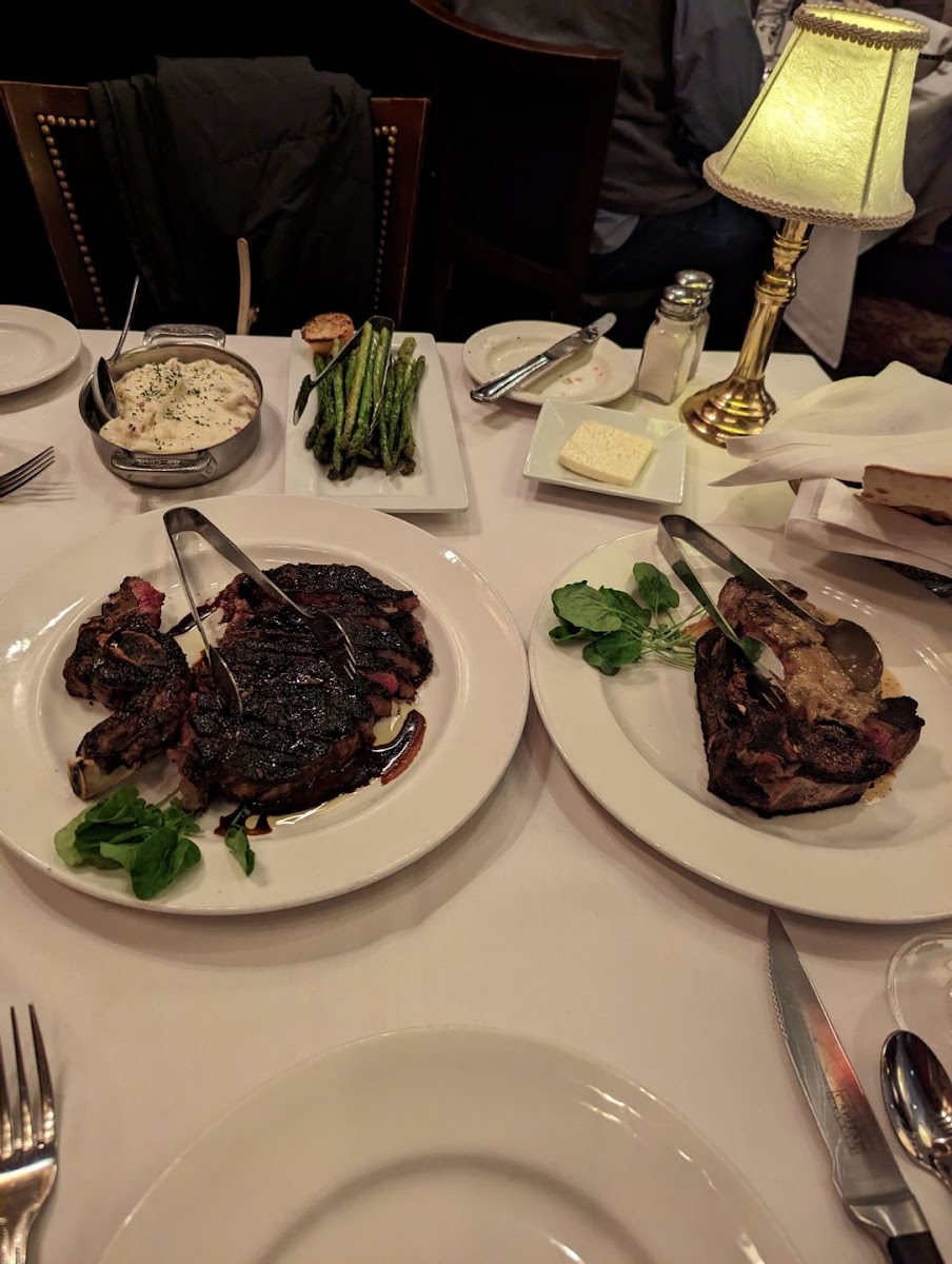 Steaks w Mashed Potatoes and Asparagus