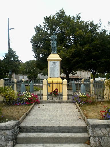 Monument Au Morts