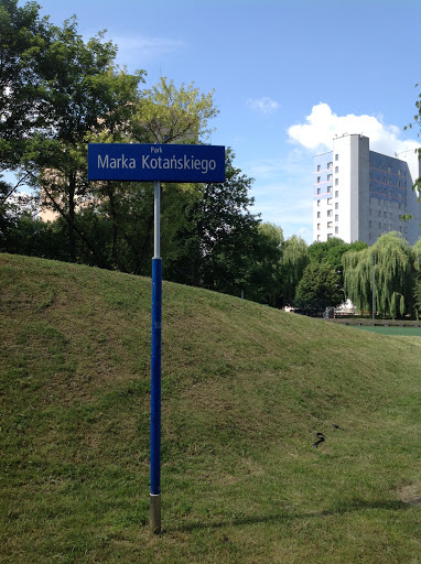 Park Marka Kotanskiego Znak #2