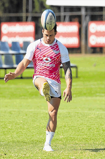 Scrumhalf Francois Hougaard trains with the Bulls at Loftus Versfeld this week, having extended his contract with the team for three years Picture: LEE WARREN/GALLO IMAGES