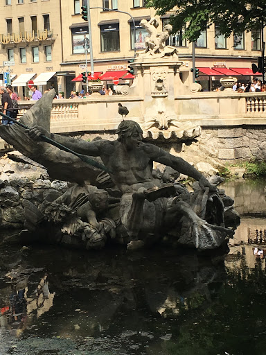 Tritonenbrunnen