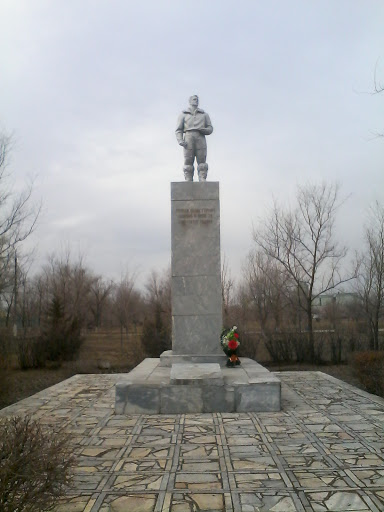 Памятник Летчикам
