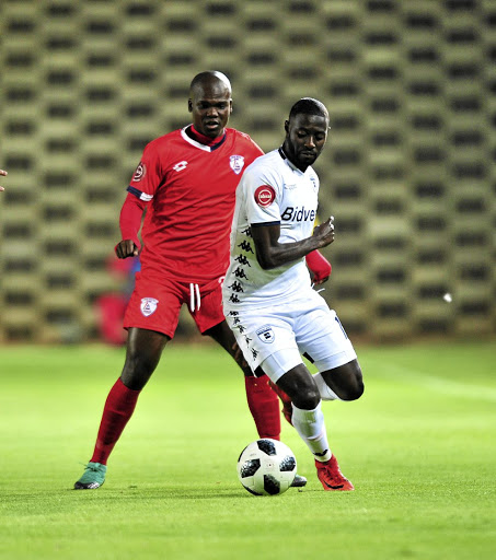 Deon Hotto of Wits in a ball tussle with Goodman Dlamini of Free State Stars.