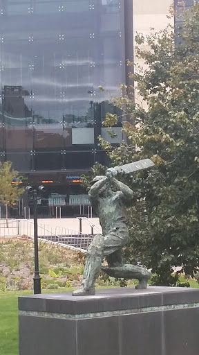 Don Bradman statue in Pennington