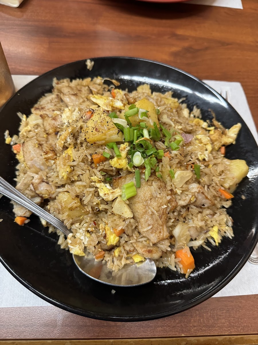 pineapple fried rice with chicken