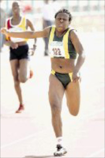 FLYER: Sprinter Nombulelo Mkenku. Pic. Lee Warren. 05/06/2005. © Gallo Images