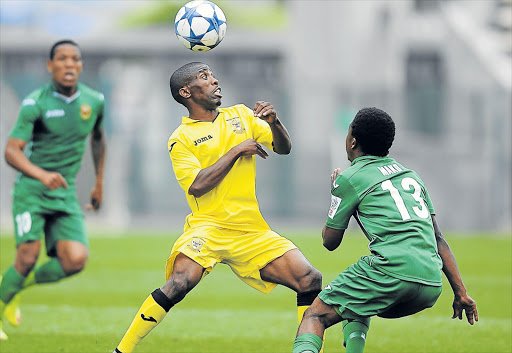 SEEING IS BELIIEVING: Thulasizwe Ndlovu, left, of Mthatha Bucks and Paseka Mako of Cape Town All Stars keep their focus on the ball during a National First Division match. Bucks are in dire straits and need to raise their game to get back on track again Picture: GALLO IMAGES