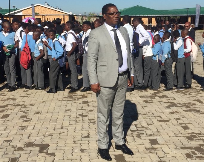 Gauteng education MEC Panyaza Lesufi visits Tsakane in Ekurhuleni to unveil 33 'smart' classrooms at a primary school, rolled out as part of the province's plan to improve access to technology at state schools.January 9, 2019