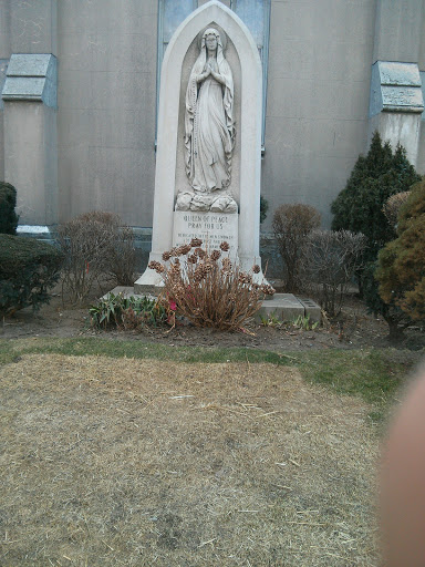 Holy Queen of Peace Statue 