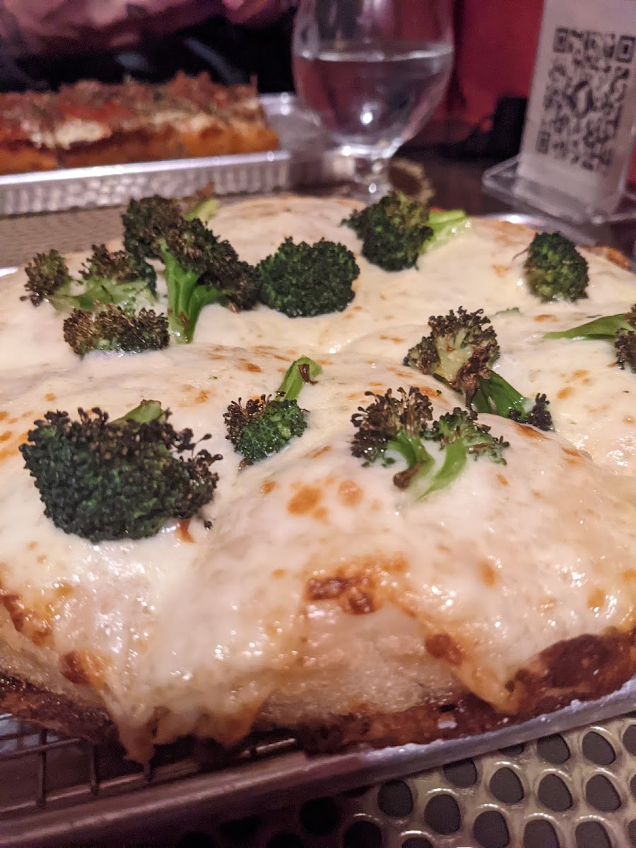 GF broccoli alfredo pizza