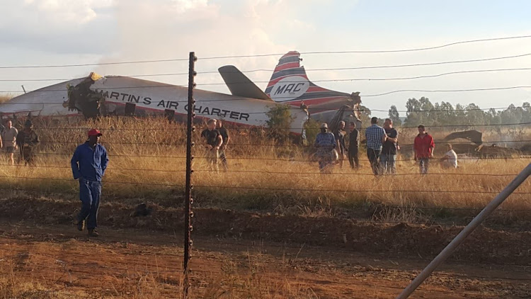 20 people were injured when an aircraft crashed on Sakabuka Avenue in Pretoria.