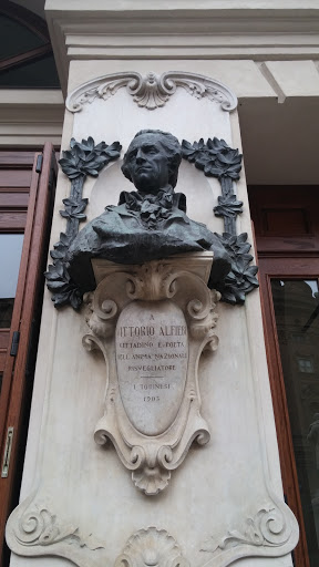 Busto Vittorio Alfieri