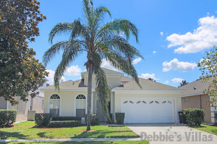 Windsor Palms villa in Kissimmee, close to Disney, private pool and spa, games room