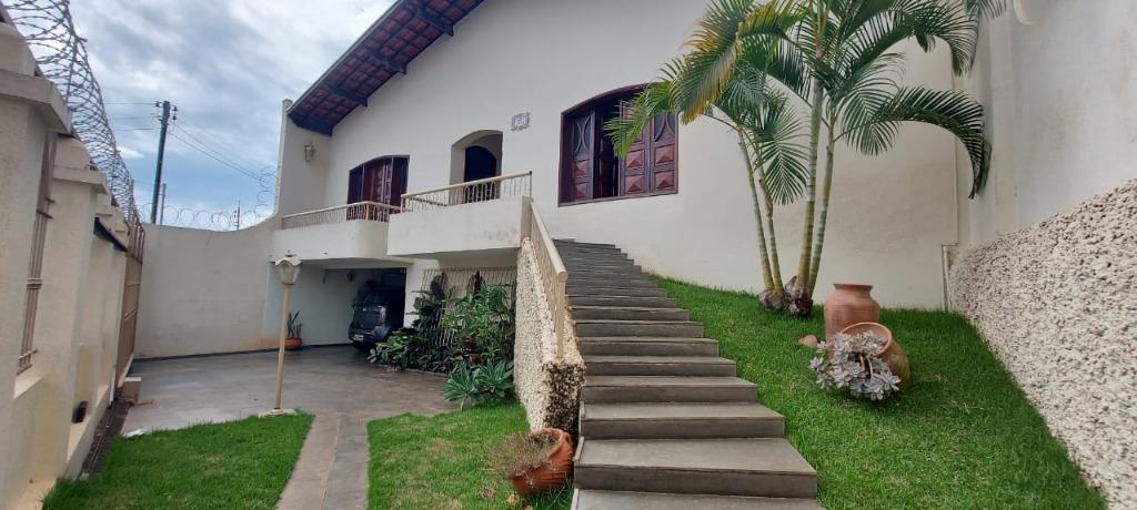 Casa à venda, 336 m² por R$ 750.000,00 - Abadia - Uberaba/MG