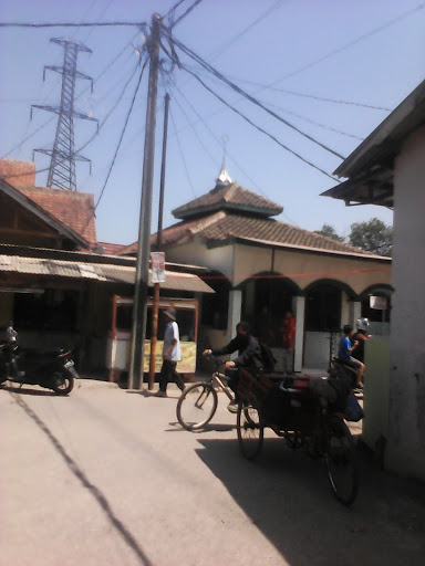 Terusan Masjid Kecil Sadang