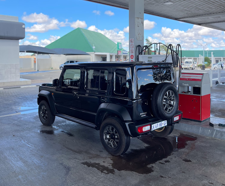 A small 40l tank means you'll be stopping at pumps often when travelling long distances.