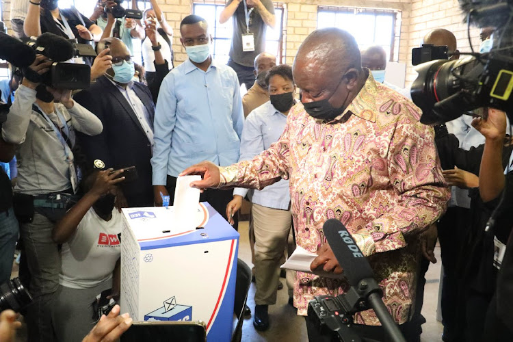 President Cyril Ramaphosa casting his vote at Hitekani Primary School in Chiawelo, Soweto.