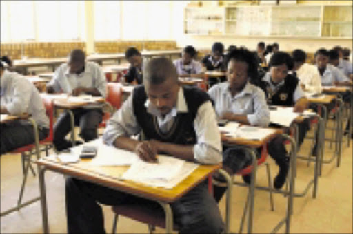 TESTING TIMES: Meadowlands High matriculants write the accounting paper yesterday. P04/11/2008. Pic. Mohau Mofokeng. © Sowetan