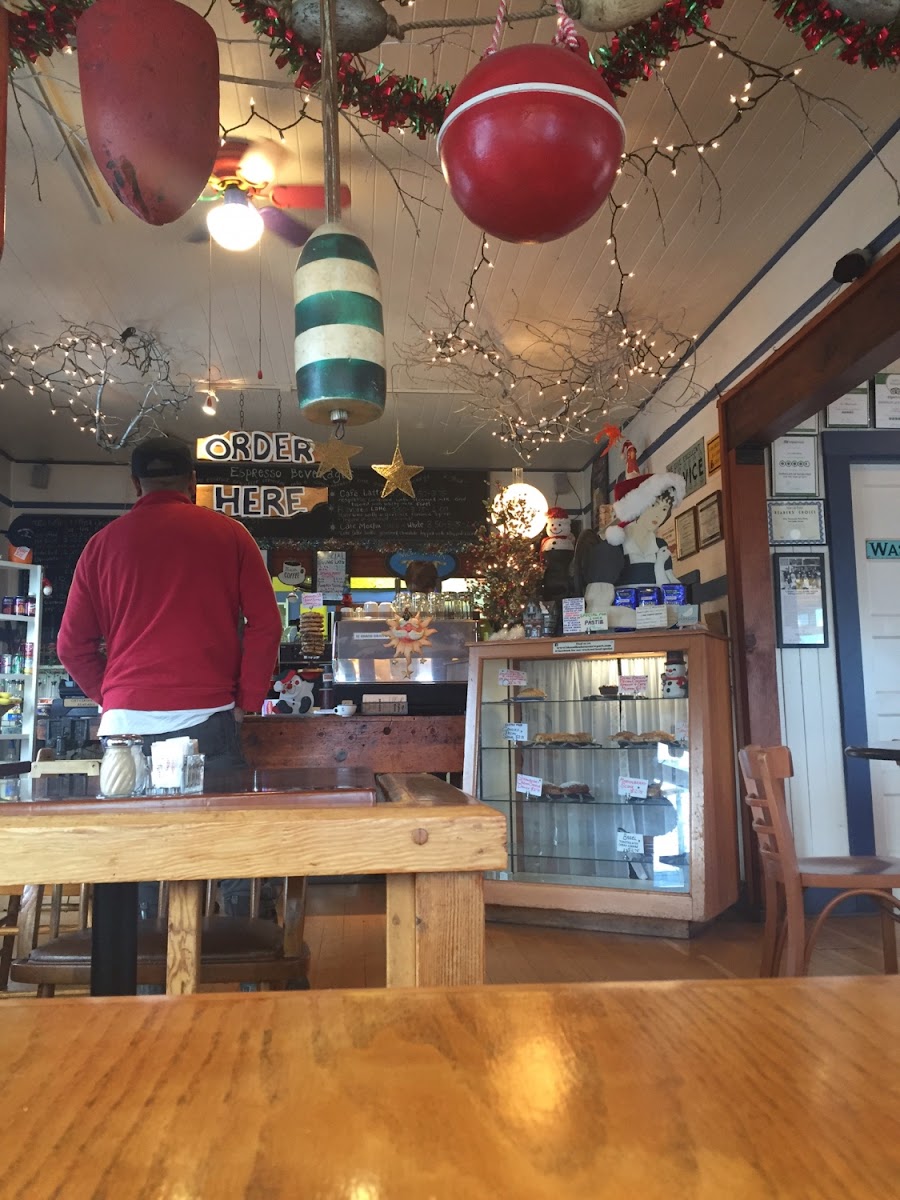 Cute space with window seating facing the pier