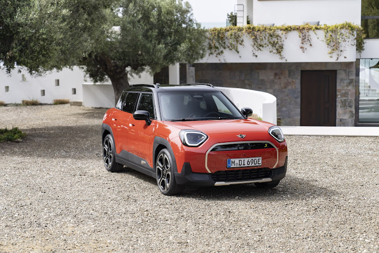 The Mini Aceman is available with two electric powertrains.