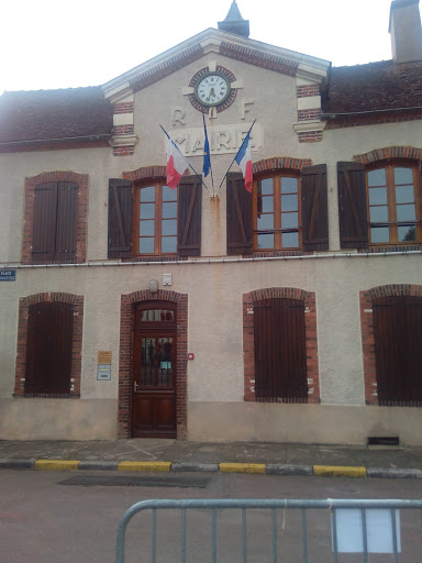Mairie De Cezy