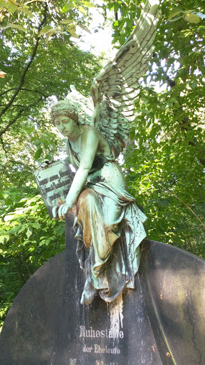 Engel auf dem Ostfriedhof Dort
