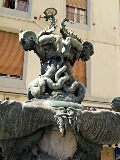 Sea Monsters fountain by Pietr