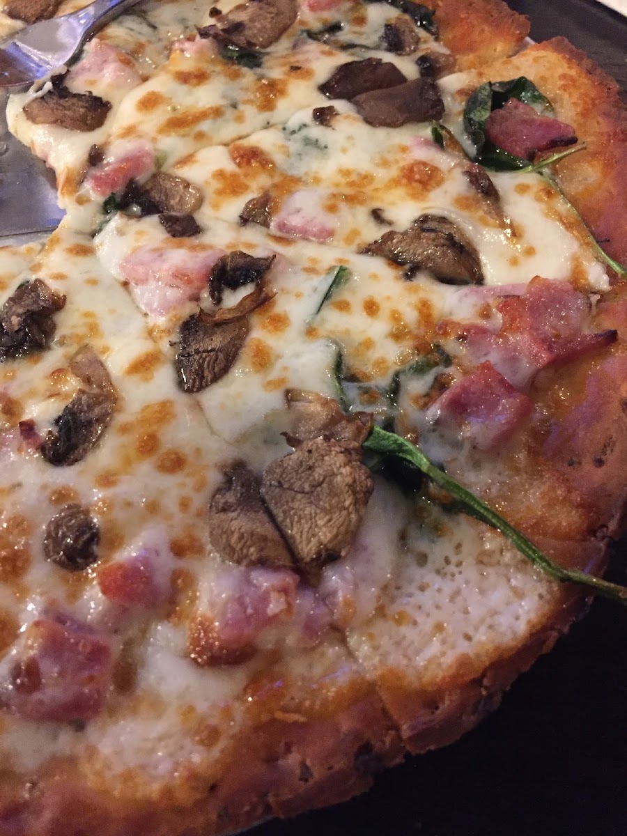 Gluten-Free Pizza at Pals Brewing Company