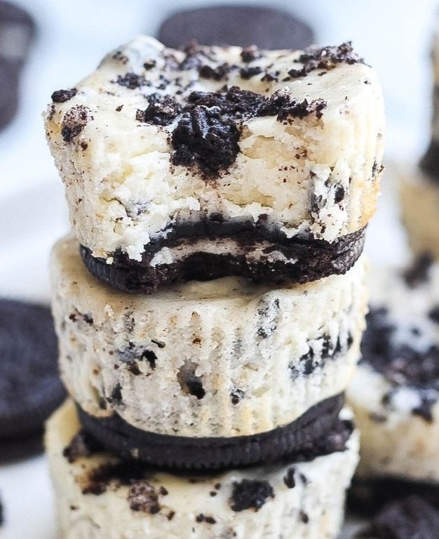 Oreo Cheesecake Cupcakes