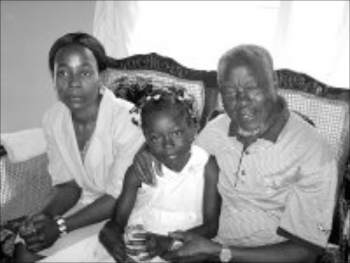 NOTABLE GUESTS: Sophia Pedro gave birth to Rosita Mabuyanga in a tree during the Mozambican floods in 2000. Mother and daughter visited Sam Nzima, the internationally renowned photographer who took the picture of Hector Pietersen during the 1976 Soweto uprising. Pic. Riot Hlatshwayo. 17/09/07. © Sowetan.