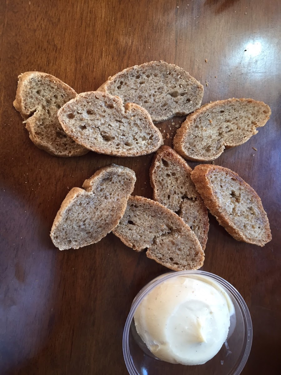 A $9 side of "bread and spread" and this is what we got. It's hard to tell in the photo but the piec