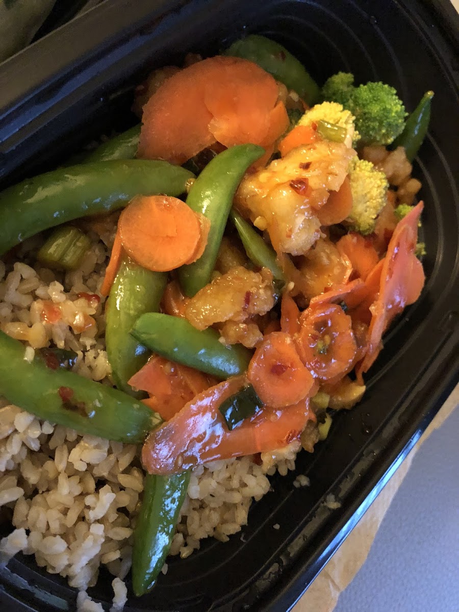 Spicy chicken and brown rice with extra vegetables