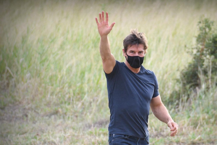 Tom Cruise shortly after landing his helicopter at a private wildlife estate in Hoedspruit, Limpopo. The veteran actor is based in the bushveld town while filming 'Mission: Impossible 8'.