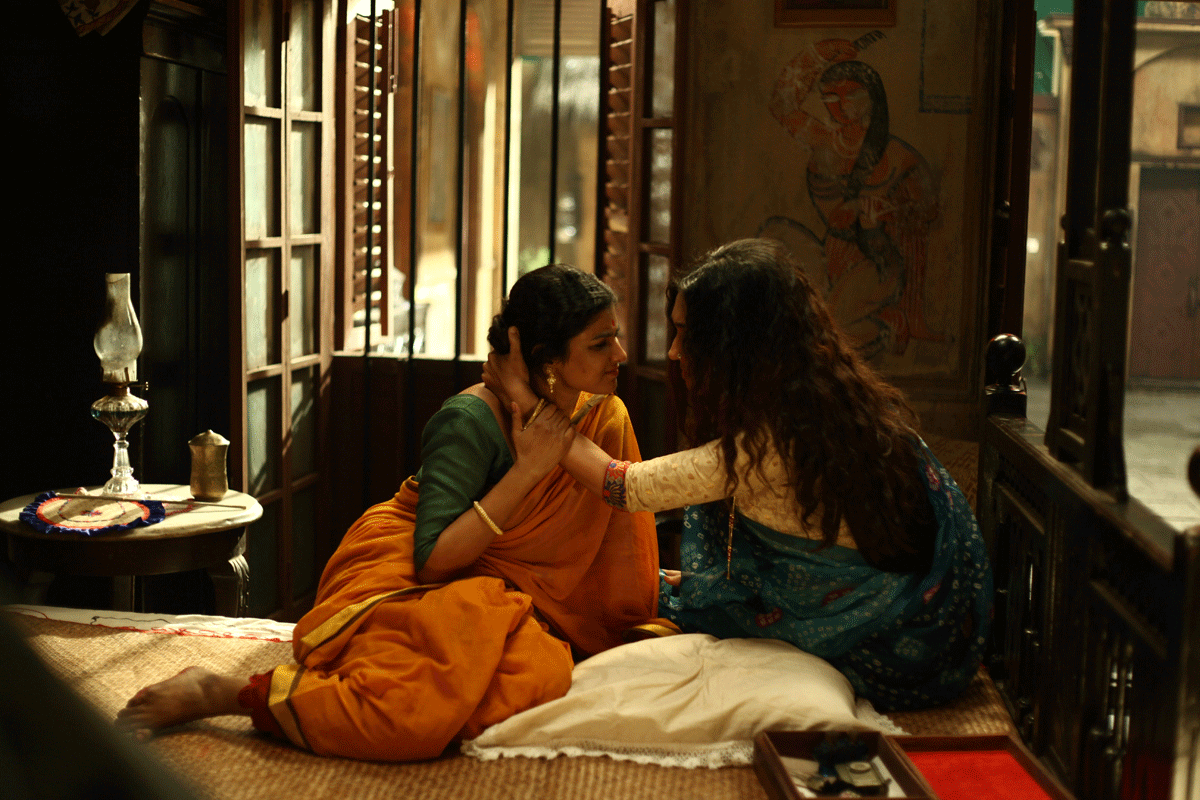 Eleven Heroines Does Not A Feminist Film Make: A Review of Srijit Mukherji’s "Rajkahini"