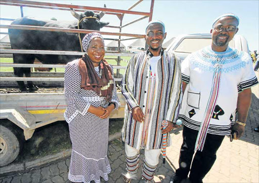 NOT SWAYED: Nkosazana Dlamini-Zuma, amaXhosa King, Mpendulo Sigwawu and Chief Magwa Salakuphathwa of Nqadu. Dlamini-Zuma visited the area yesterday as part of her campaign trail Picture: LULAMILE FENI