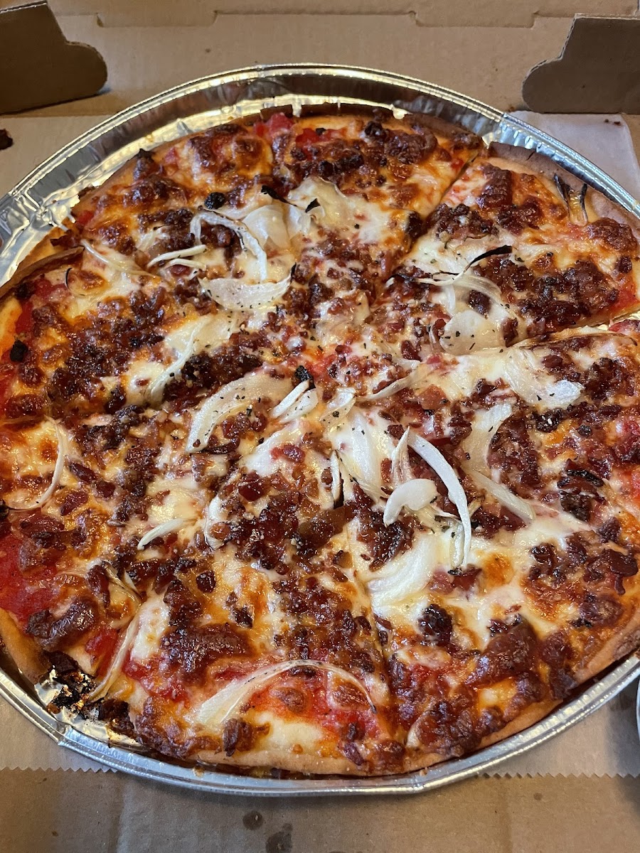 Gluten free pizza with bacon & onions. Can only get a small if you have gluten free