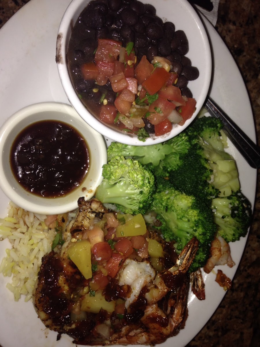 Key West Chicken and Shrimp
With broccoli and black bean sides