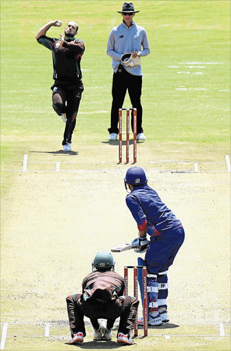 ON TARGET: Border’s Christiaan Jonker bowls to a Western Province batsman during their CSA One-Day Challenge match played at Buffalo Park yesterday. The Border wicketkeeper is Mncedisi Malika Picture: MICHAEL PINYANA