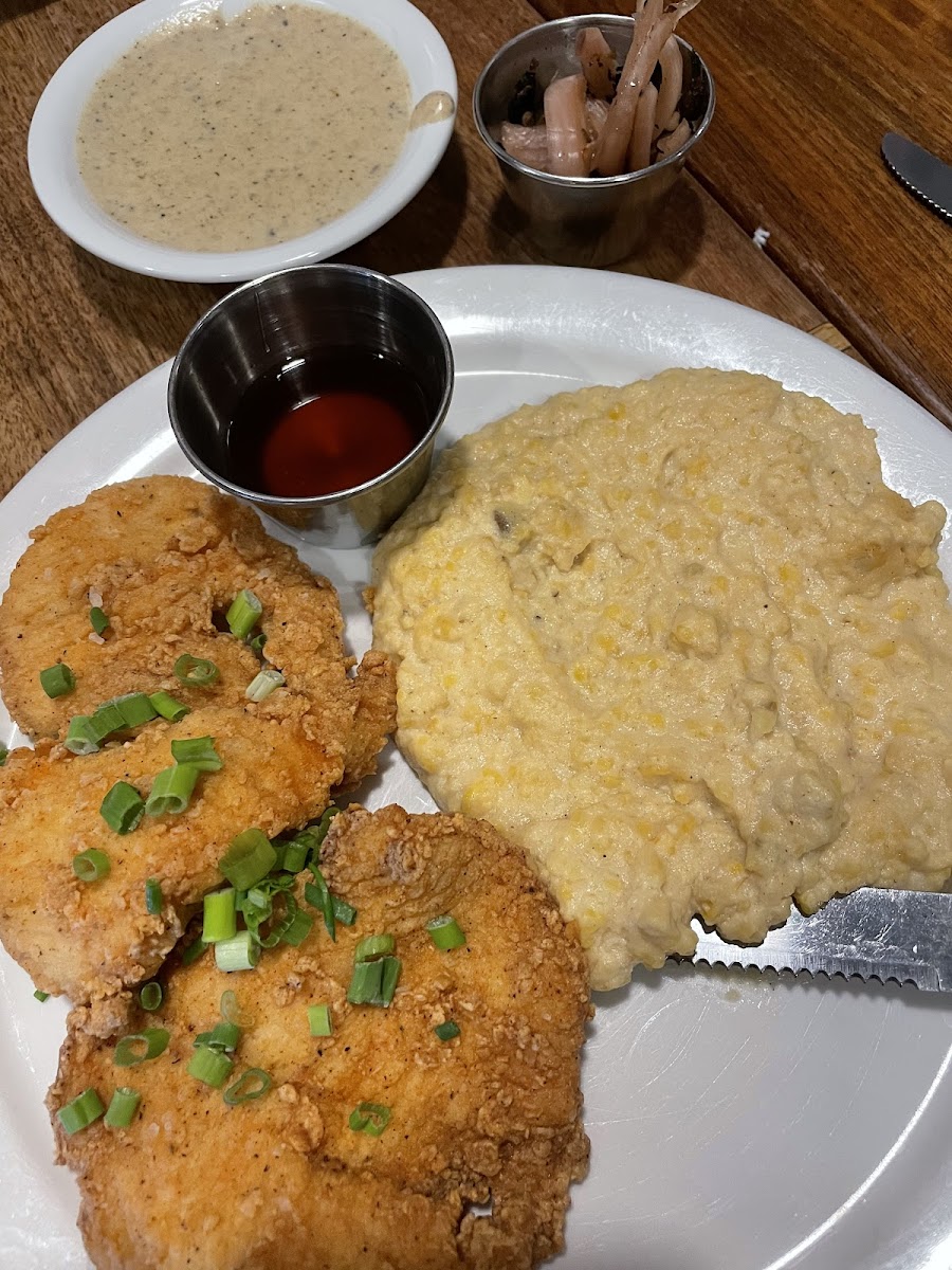 Chicken and grits and sage gravy