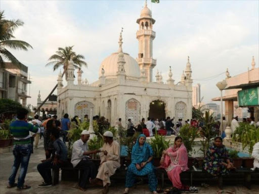 Muslim women are fighting for access to the popular 15th Century Haji Ali mosque in Mumbai. /BBC