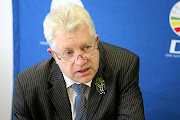 Western Cape premier Alan Winde urges the public to stay at home to curb the spread of the coronavirus. 