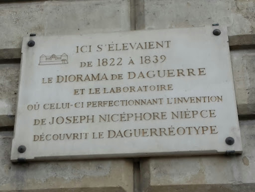 Here stood from 1822 to 1839 Daguerre's Diorama and his laboratory where by perfecting the invention of Joseph Nicéphore Niépce he discovered Daguerréotype @schwanmitbrille