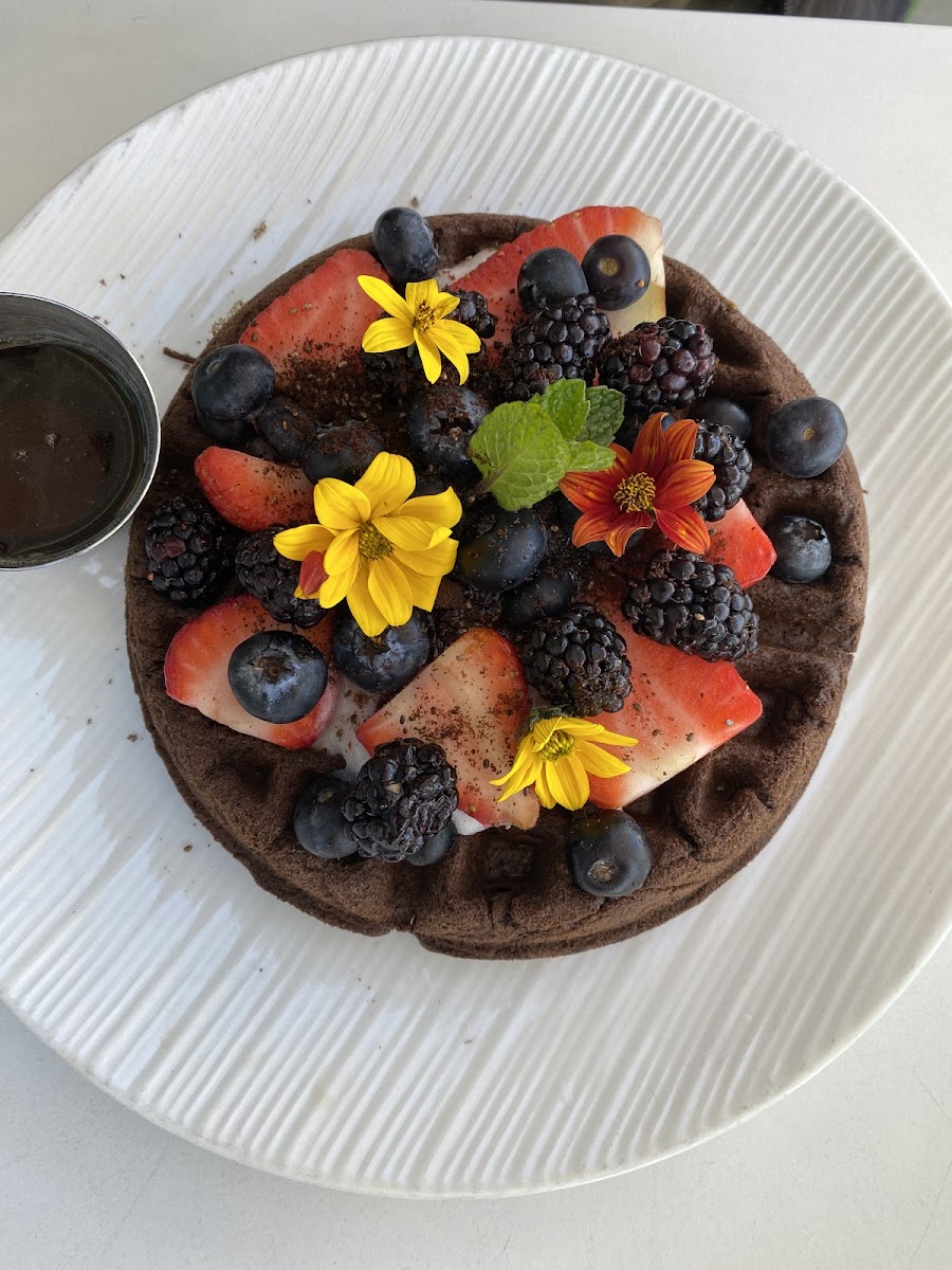 Berry Cacao waffle