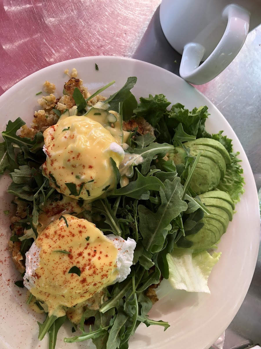 Quinoa cakes Benedict