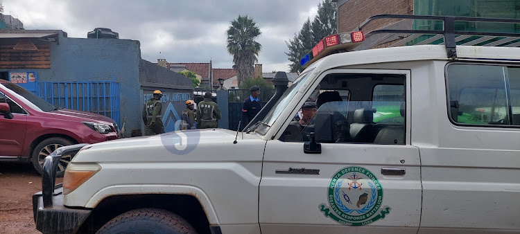 KDF Disaster Response Battalion troops arriving at the collapsed building along Naivasha Road, Uthiru in Nairobi on May 8, 2024.