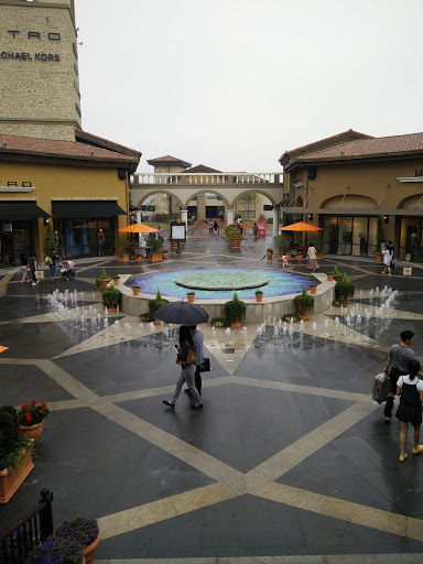 Busan Premium Outlet Fountain