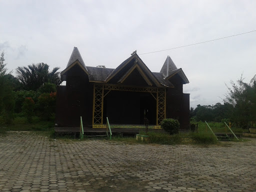 Rumah Adat Dayak 